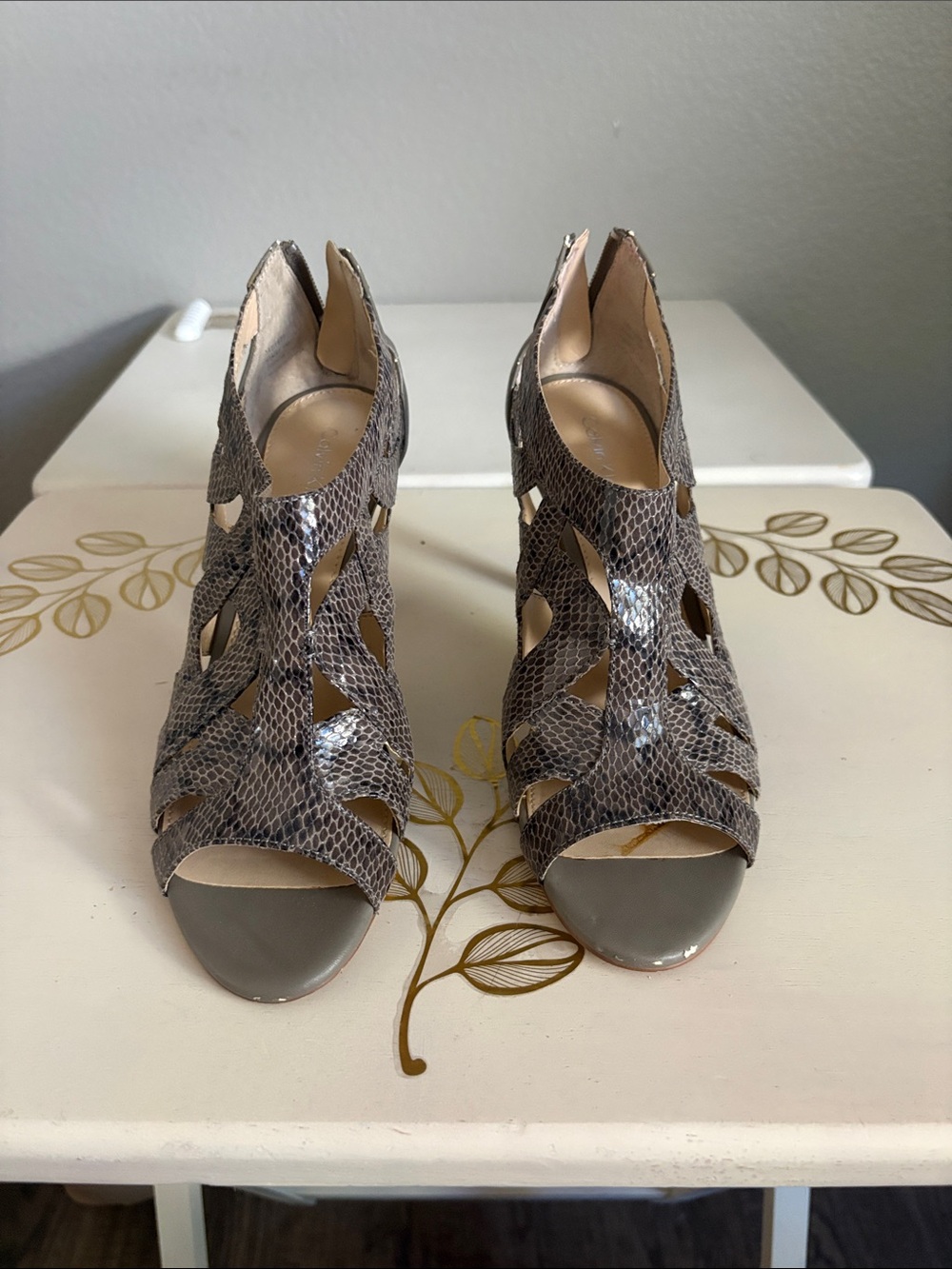 Calvin Klein Gray Snakeskin Cutout Open-Toe heels 👠